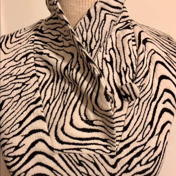 Calvin Klein Zebra Print Dress Size 2 - Picture 5 of 6